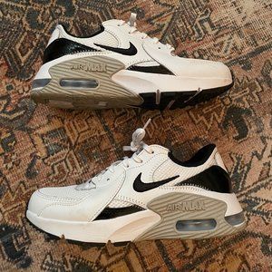 Nike Air Max Excee EWT Sneaker - EUC - 6.5 Women's